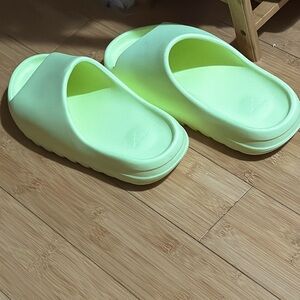 Yeezy slides size 12